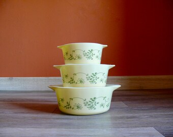 Vintage Pyrex Dish Set with Box and Sugar Bowl (Setting for 4) – Aunt  Gladys' Attic