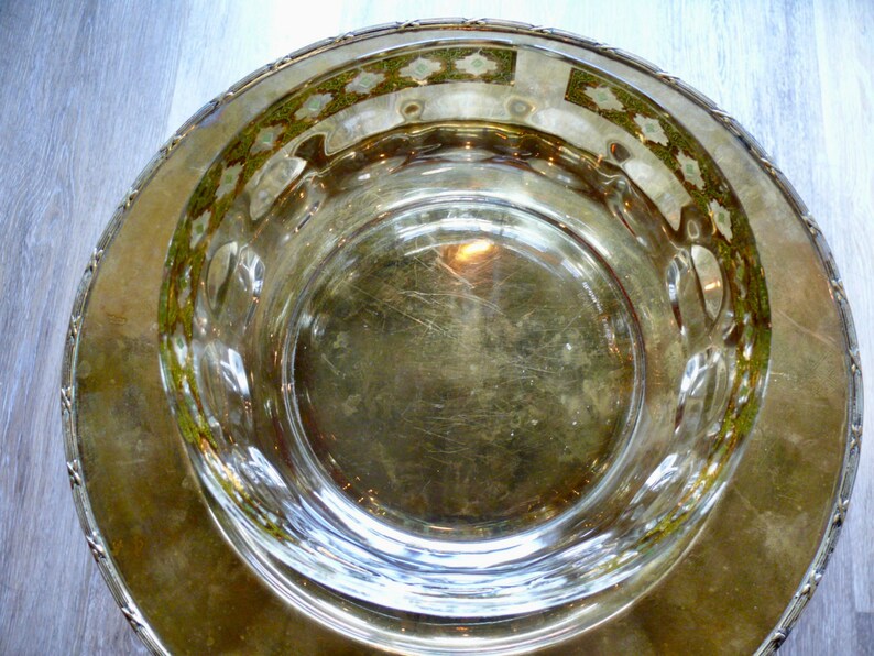 Arcoroc France Mid Century Serving Green And Gold Filigree Culver Glass Valencia Salad Bowl