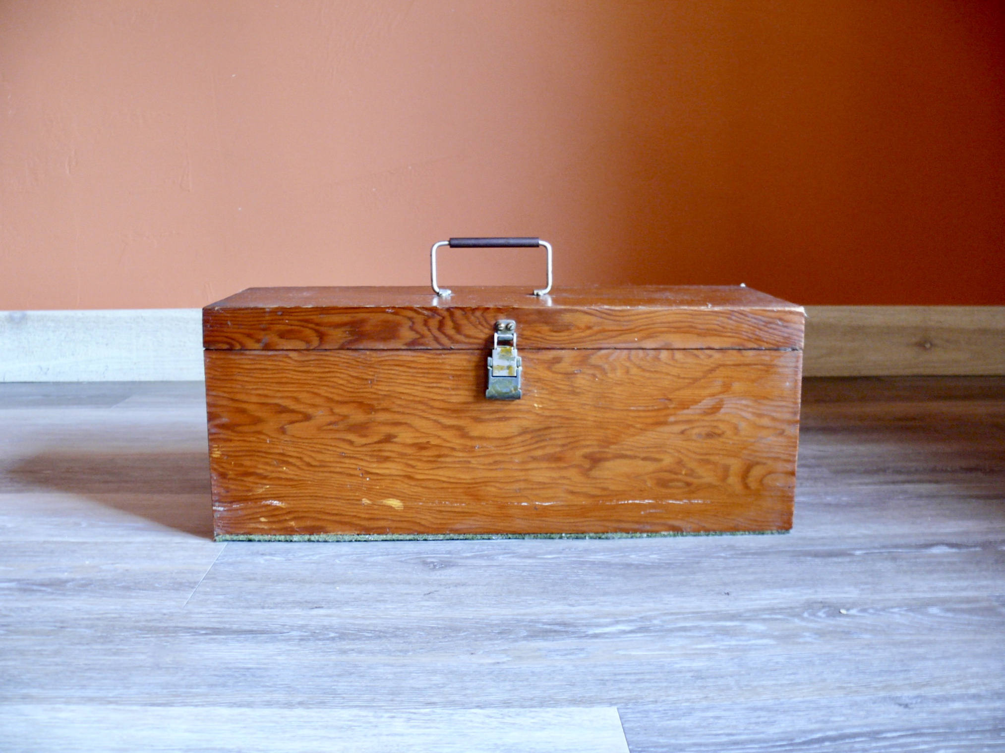 Vintage Wood Tool Box with Red Handle – Vintage Arts Inc.