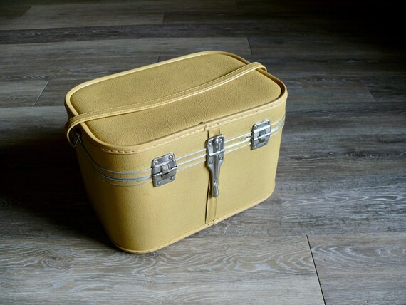 Retro Yellow Train Case Makeup Storage, Golden Ye… - image 9