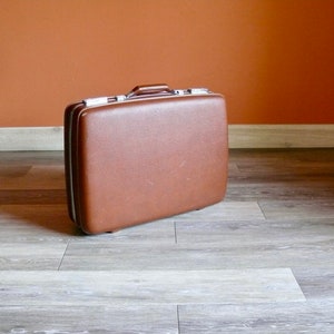 American Tourister Hard Shell Suitcase, Vintage 1950s Rust Brown Luggage with Plaid Interior