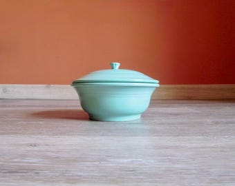 Fiesta Sea Mist Green Casserole Dish with Lid, Homer Laughlin Two Quart Covered Serving Bowl
