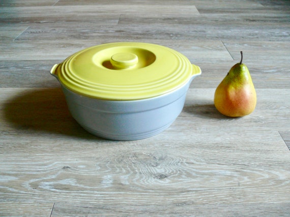 Hall GE Yellow Gray Refrigerator Ware, Vintage Round 2 Qt Covered Casserole  Dish, Hall General Electric Ovenware, Art Deco Kitchen Decor 