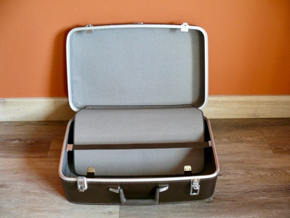 1970s Brown Featherlite Sears Suitcase with Key, … - image 6