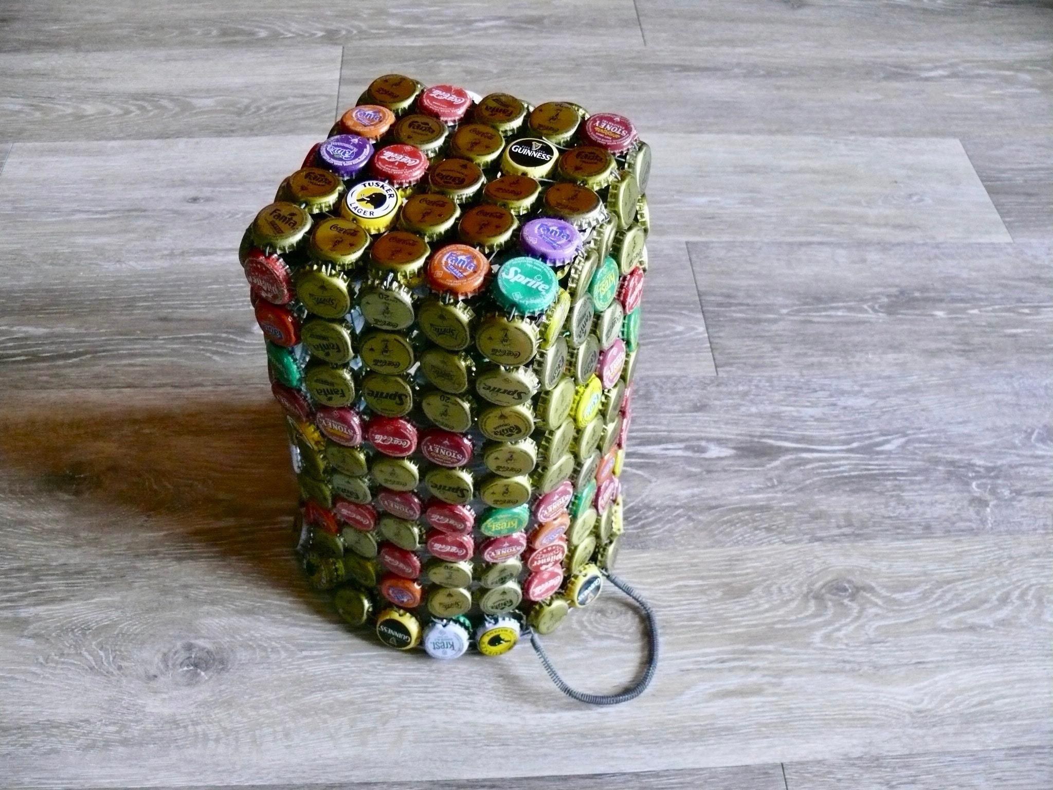 Gorra de botella vintage y cesta de almacenamiento de alambre | Etsy