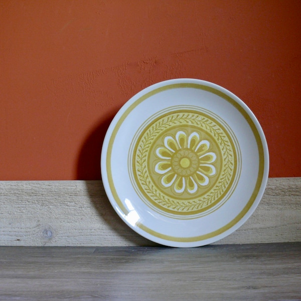 Cavalier Casablanca 11" Round Chop Plate Platter with Yellow Geometric Flower Pattern, Vintage Mod Royal China Ironstone Dinnerware