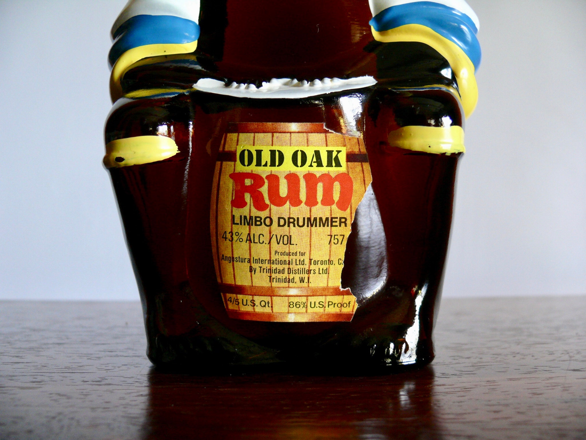 Old Oak Rum Limbo Drummer Bottle Yellow Sombrero Cap