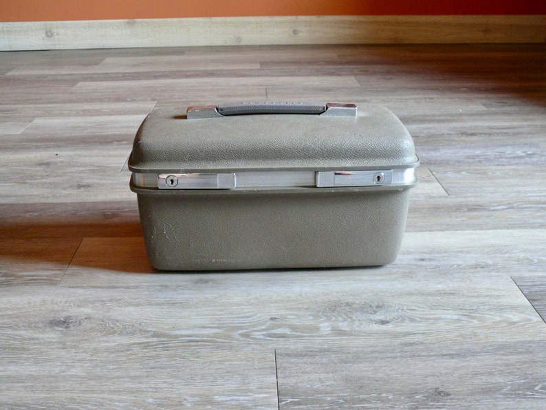 Vintage Beige Samsonite Train Case Tan Hard Shell Travel Etsy