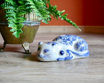 Blue White Chinoiserie Porcelain Sleeping Cat Figurine, Vintage 6" Asian Style Floral Painted Cat Statue, Coastal Living Front Porch Decor