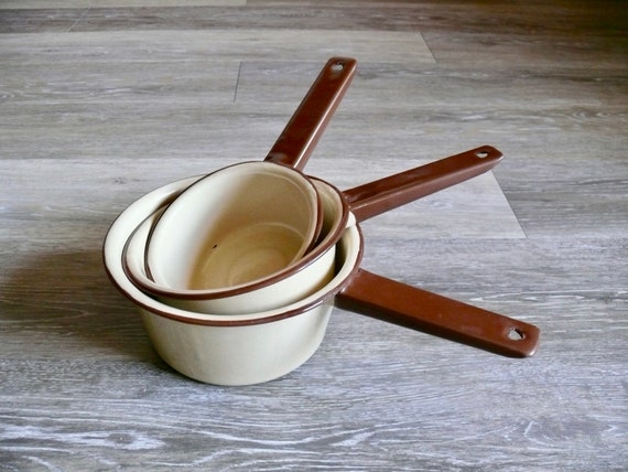 3 Vintage Tan Enamel Saucepan Set With Brown Trim, Graduated Sized