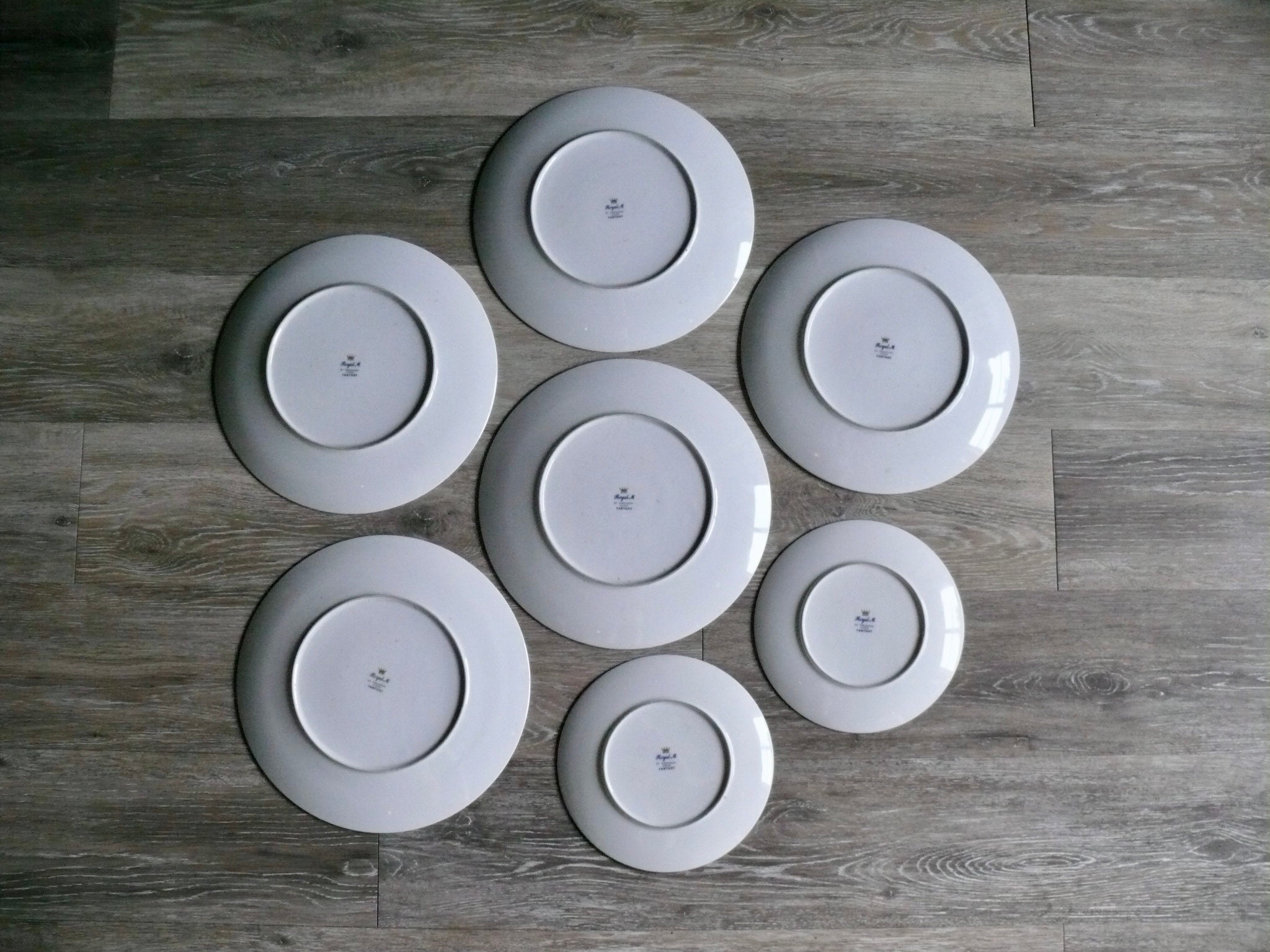 7 Vintage Geometric Star Blue Green Dot Dinner Salad Plates