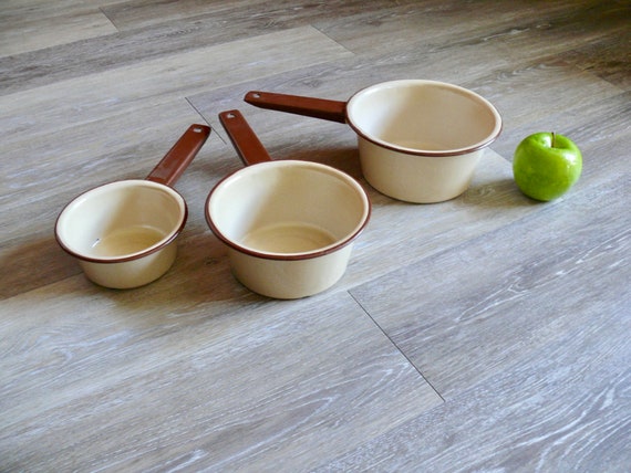 3 Vintage Tan Enamel Saucepan Set With Brown Trim, Graduated Sized