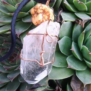 copper wrap with clear quartz and howlite//pendant image 2