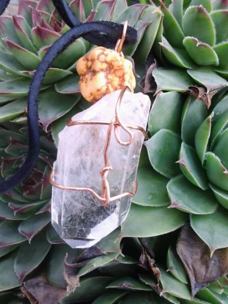copper wrap with clear quartz and howlite//pendant image 2