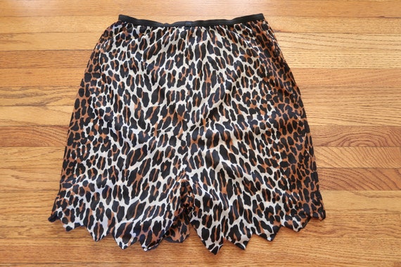Vintage Vanity Fair Leopard Print Slip Shorts XS - image 2
