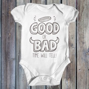 Dobre czy złe body niemowlęce | Prezent na Baby Shower | Urocze body niemowlęce | Body niemowlęce ze sloganem | Urocze ubranka dla niemowląt | Zabawne body niemowlęce | Noworodek