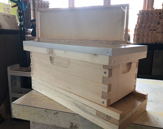 5/Frame Medium 6 5/8 Complete Bee Hive w/Frames & Foundations (UnAssembled)