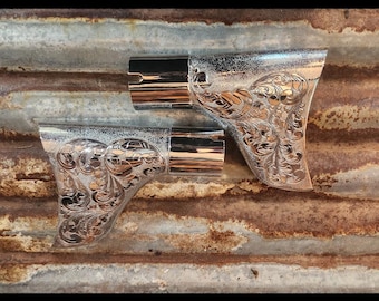 Par de puntas de escape de cola de pez grabadas a mano