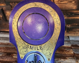 Letrero grabado a mano: Mirando hacia el cañón de un 1911