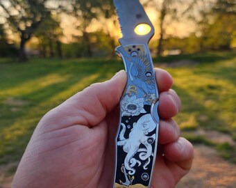 Spyderco grabado a mano con incrustaciones de oro y plata