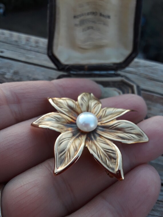 14k Gold Pearl Flower Brooch Pin Fabulous Vintage - image 6