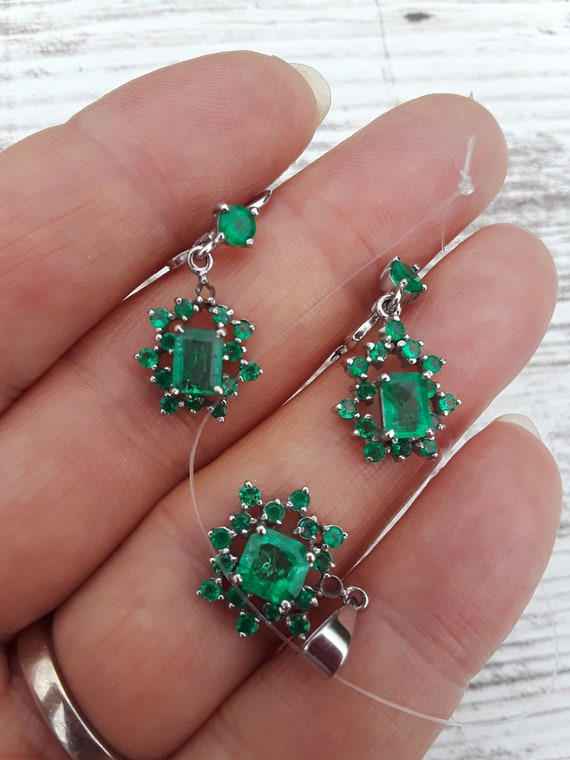Platinum Colombian Emerald Set Earrings and Penda… - image 9