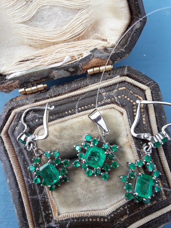 Platinum Colombian Emerald Set Earrings and Penda… - image 8