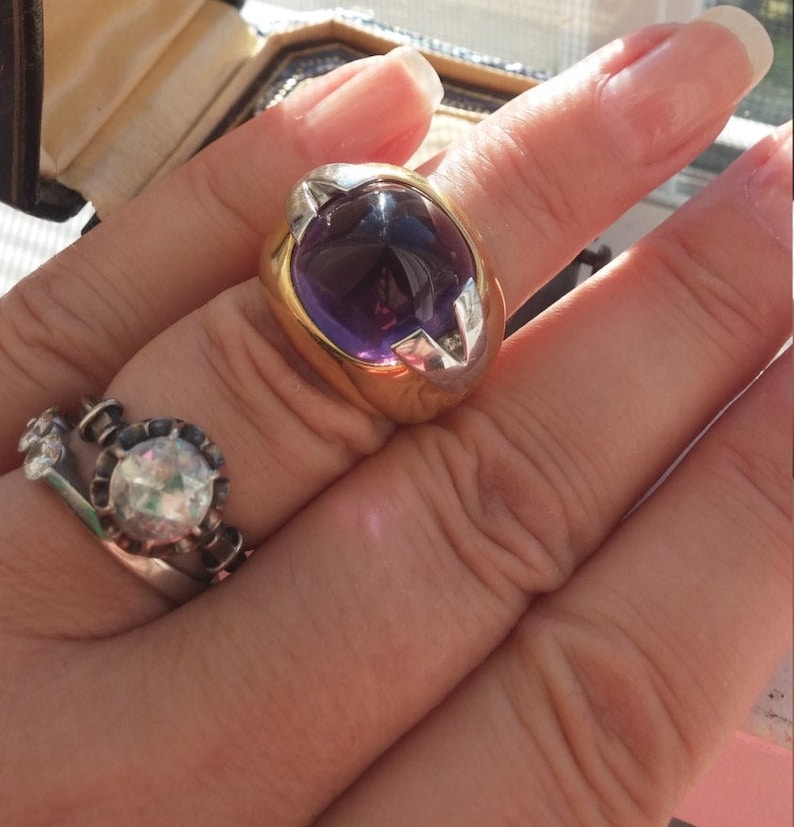 18k Gold 30ct Amethyst Cabochon Cocktail Ring VERSACE 19.8 Grams image 3