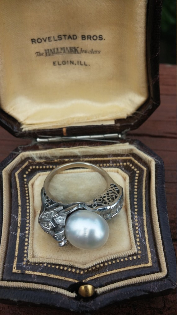 14k Gold Diamond Pearl Floral Design  Wedding Eng… - image 2