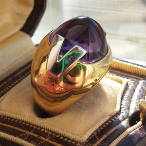 18k Gold 30ct Amethyst Cabochon Cocktail Ring VERSACE 19.8 Grams image 2