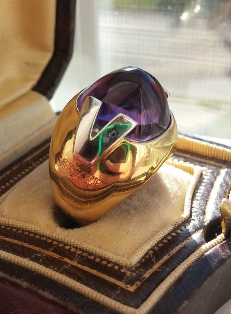 18k Gold 30ct Amethyst Cabochon Cocktail Ring VERSACE 19.8 Grams image 2