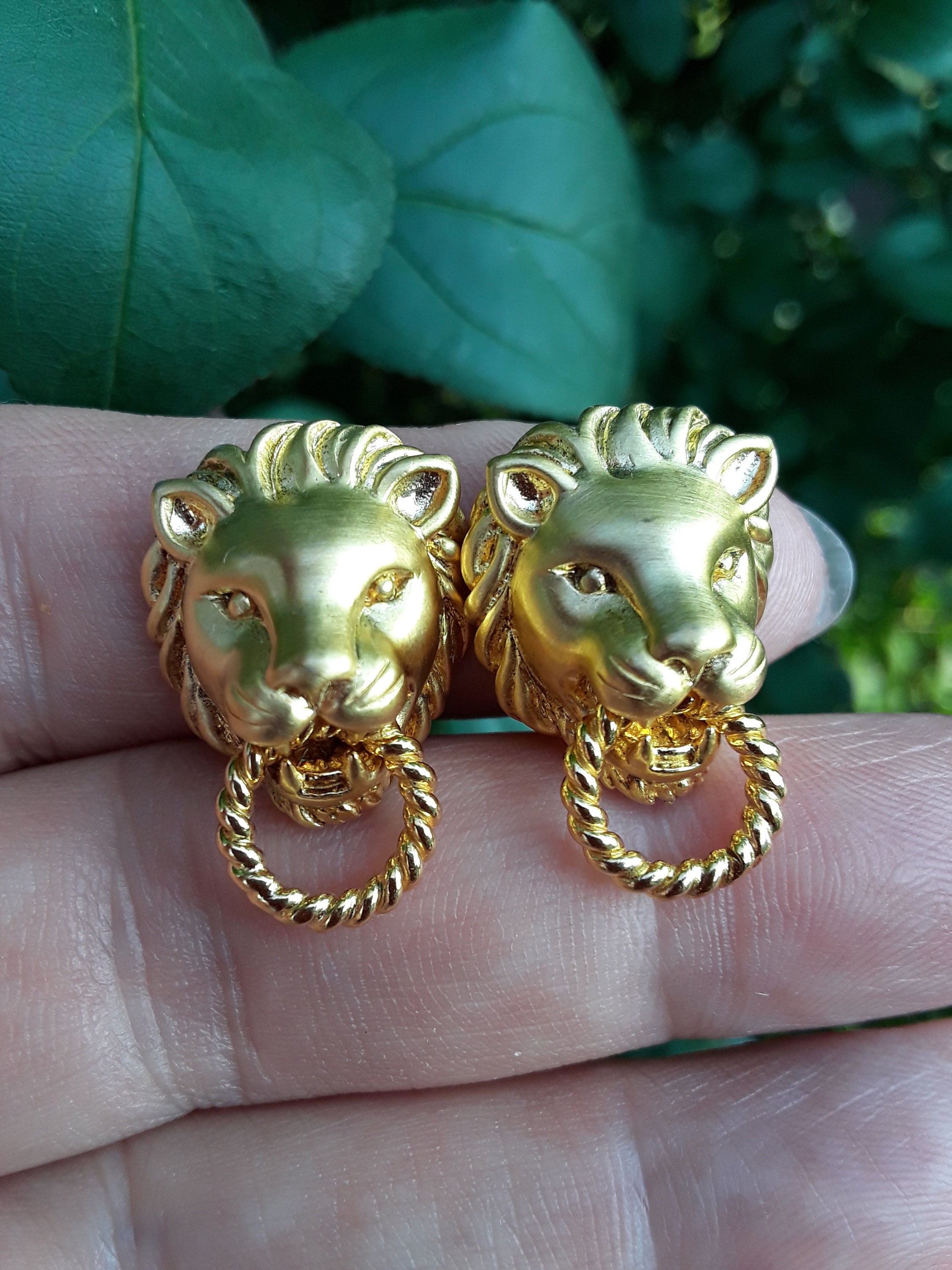 ピアス Lion Head Mesh Earrings Gucci Lion Head Mesh Earrings - Runway Catalog