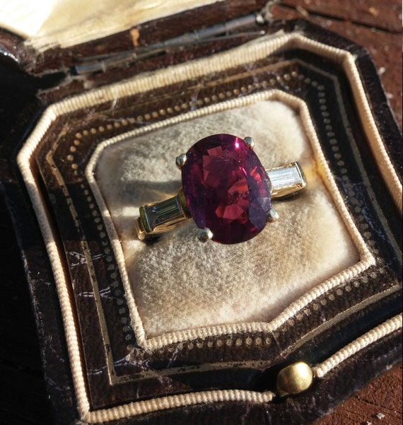 18k Gold 0.80ct Baguette Diamond 5.25ct Hot Pink … - image 9