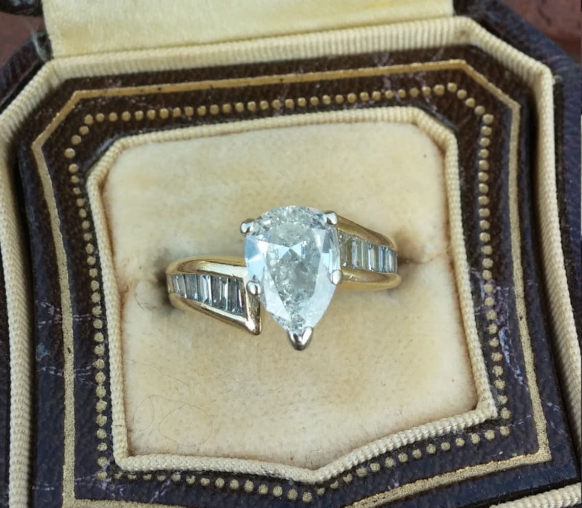 18k Gold 2ct Pear Shaped Center Diamond Baguette Wedding - Etsy