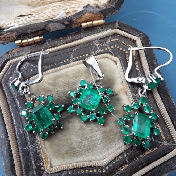 Platinum Colombian Emerald Set Earrings and Penda… - image 2