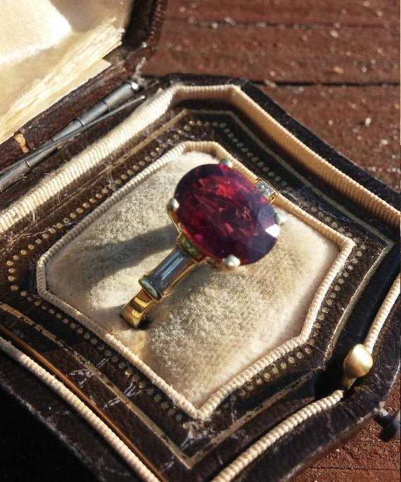 18k Gold 0.80ct Baguette Diamond 5.25ct Hot Pink … - image 3