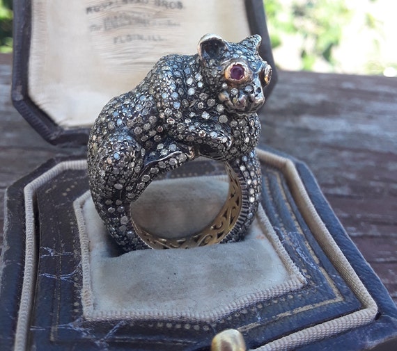 Diamond and Ruby Panther Ring – Aurum Jewelers
