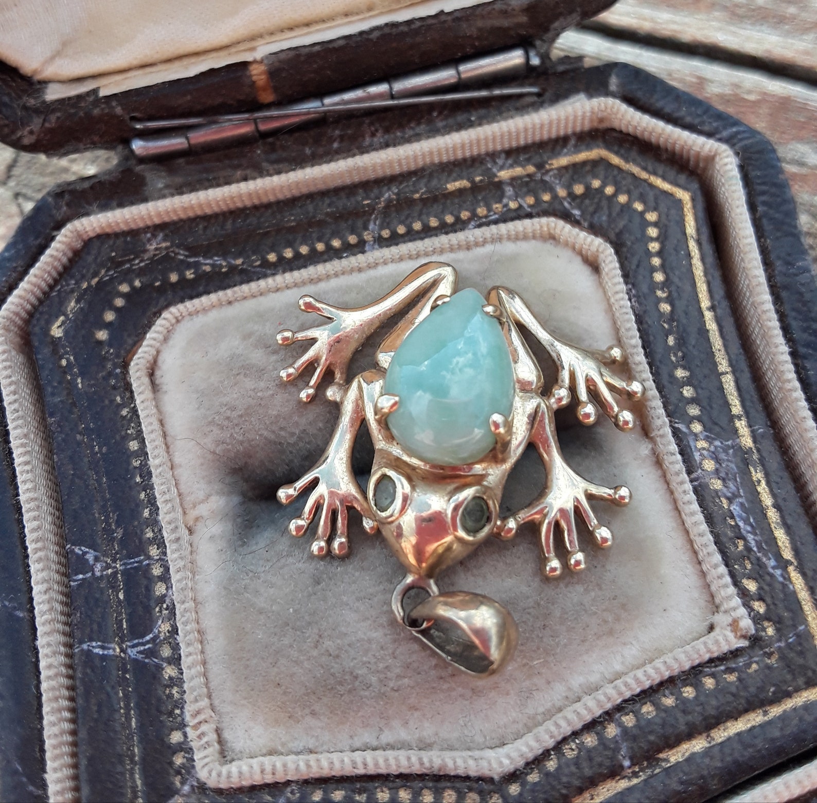 14k Gold Jade Frog Pendant Etsy