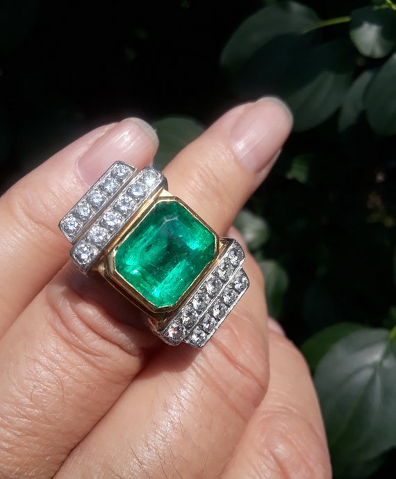 18k Gold 9ct Colombian Emerald Diamond Wedding En… - image 1