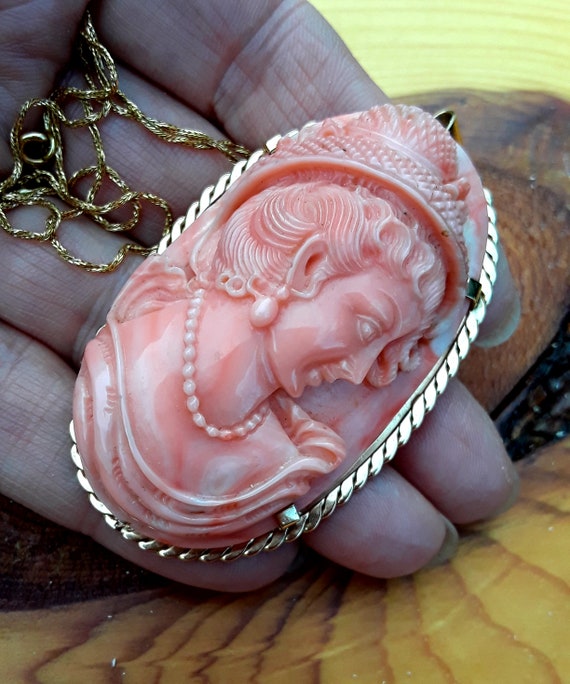 Victorian 14k Gold Salmon Coral Cameo  Brooch Pen… - image 1