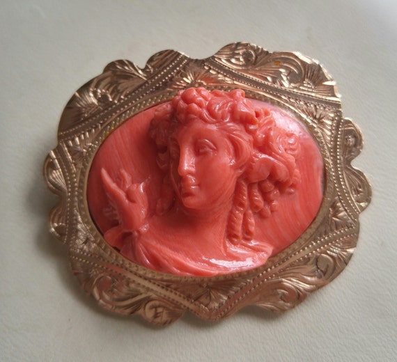 14k Gold Coral Cameo Goddess Flora Brooch 18.7 Gr… - image 2