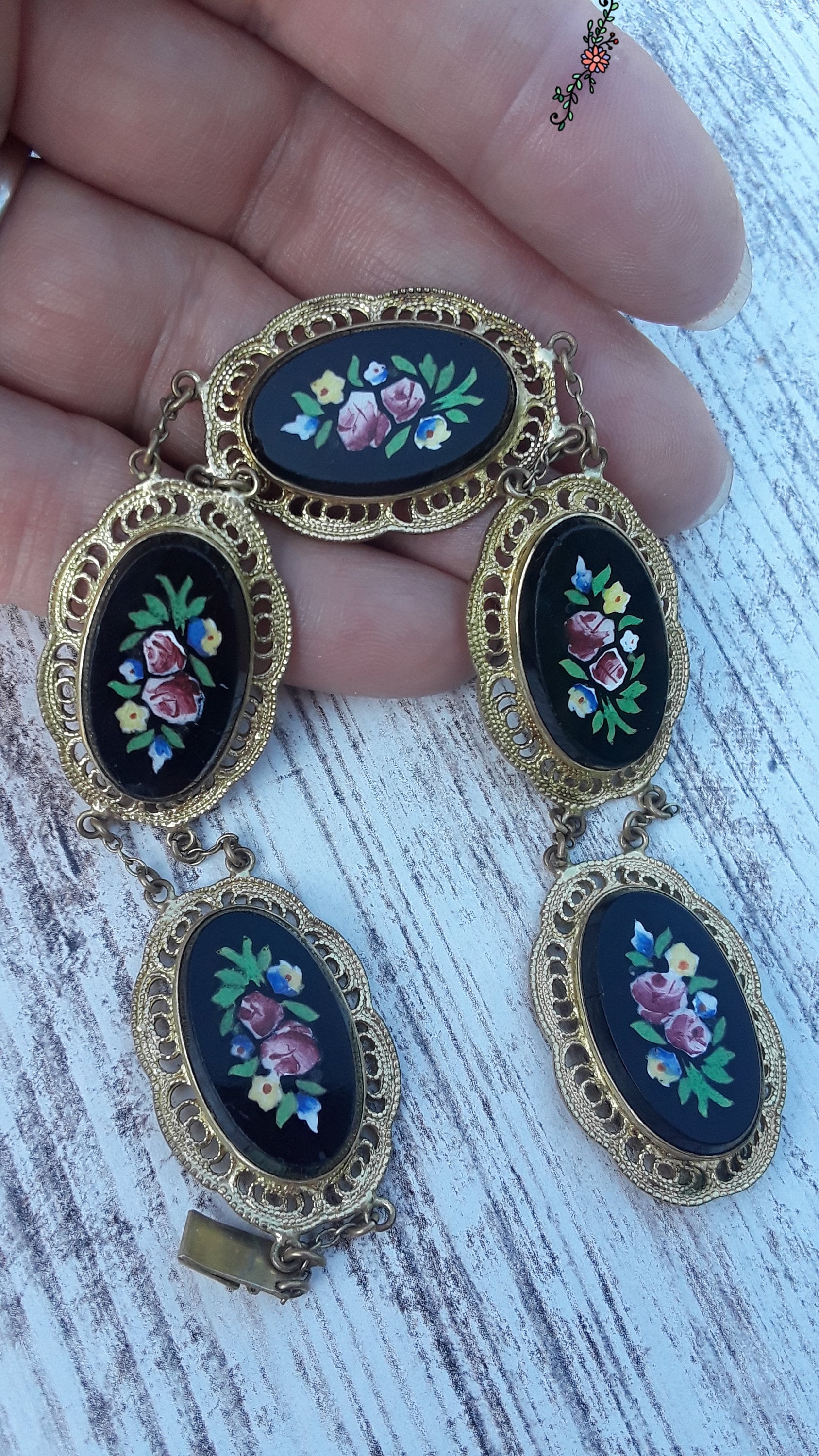 Pietra Dura Floral Brooch, Featuring A Floral Motif Including A Forget Me Not 4cwkldtlpw