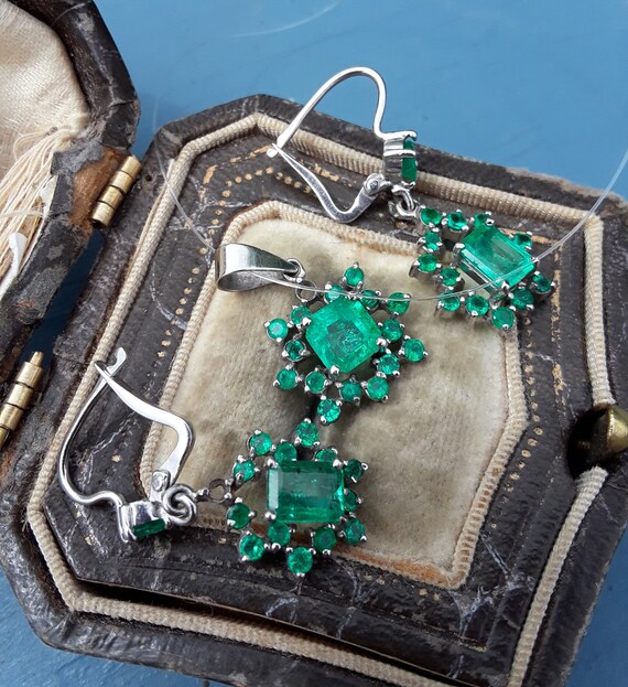 Platinum Colombian Emerald Set Earrings and Penda… - image 3