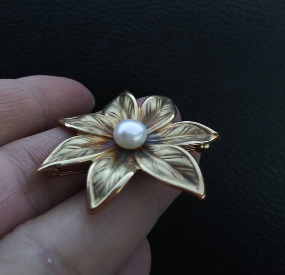 14k Gold Pearl Flower Brooch Pin Fabulous Vintage - image 5