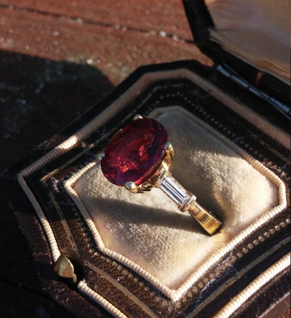 18k Gold 0.80ct Baguette Diamond 5.25ct Hot Pink … - image 4