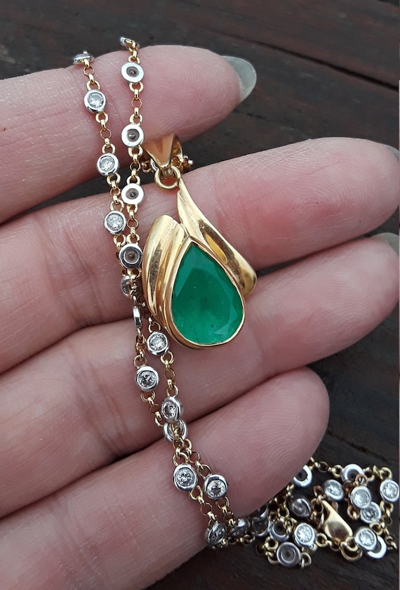 18k Gold 6ct Colombian Emerald Pear Shaped Pendant