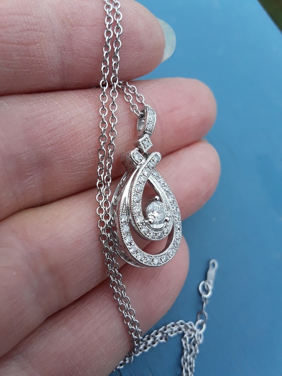 14k Gold Diamond Pendant With Chain Necklace Fabu… - image 2
