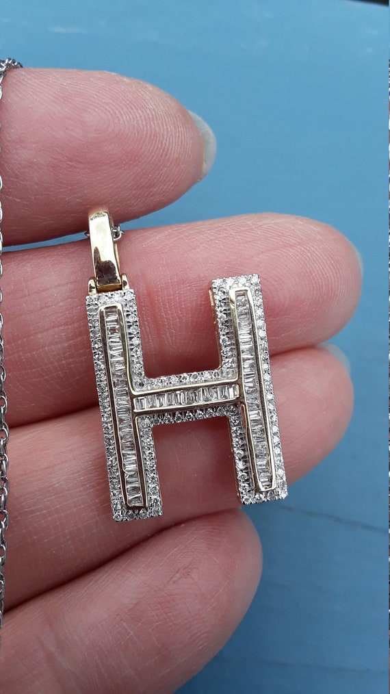 10k Gold 2ct Baguette Round Diamond Letter H Penda