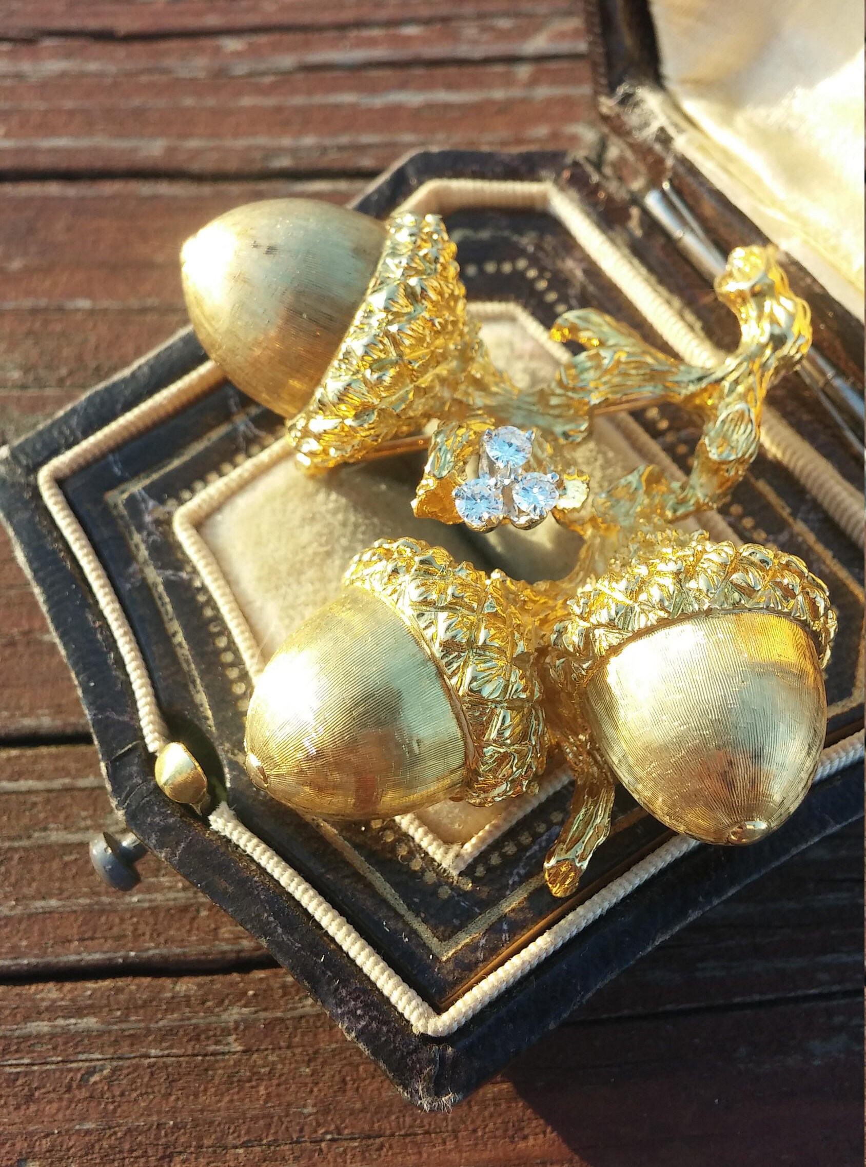 18k Gold Diamond Acorn Brooch 30 Grams Exclusive One of A