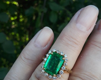 18k Gold  Colombian Emerald Diamond Wedding Engagement Cocktail Statement Ring Fabulous Exclusive One Of a Kind Appraisal 23K